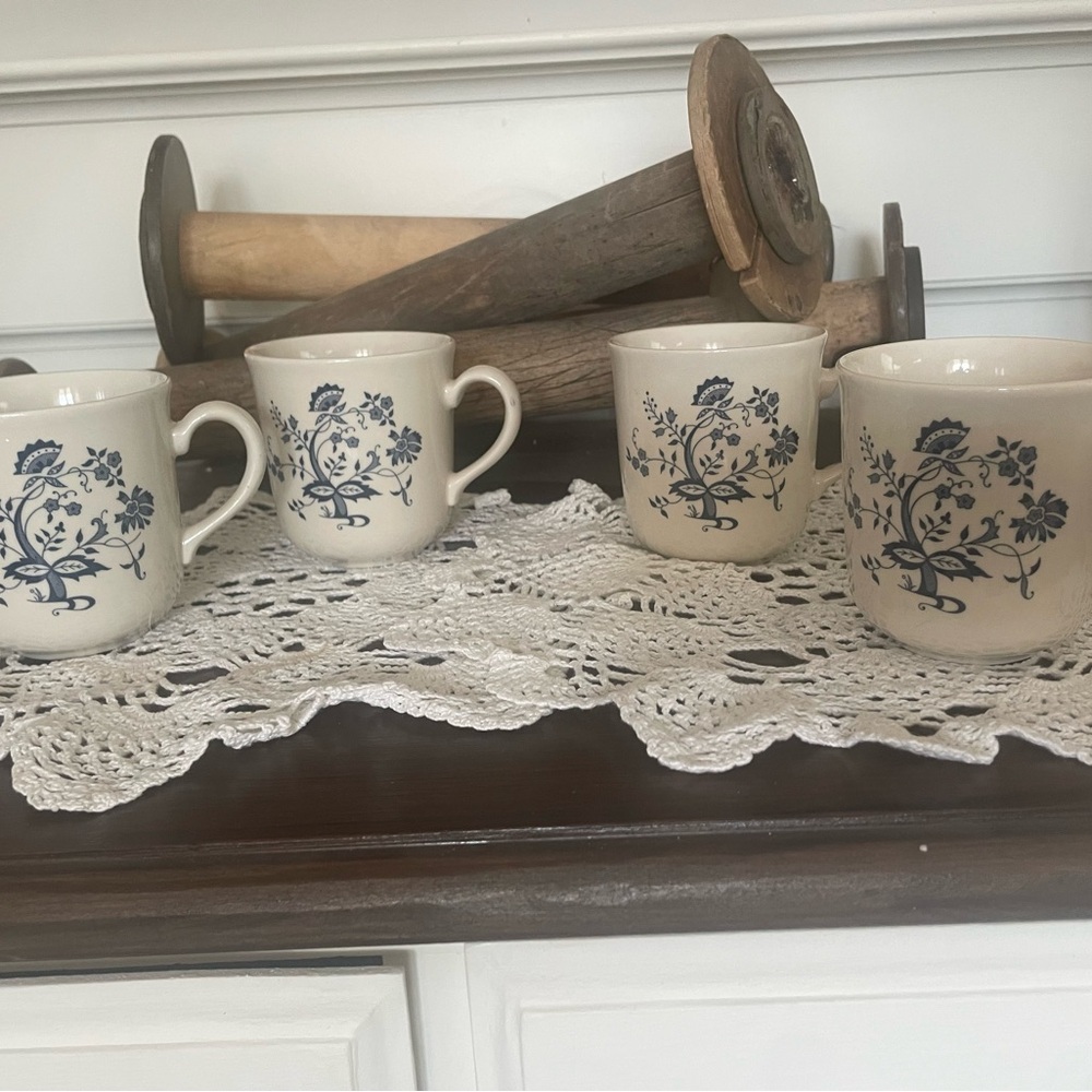 Corning Floral Blue and Cream Ceramic Mugs Set of 4 (2 sets available)
